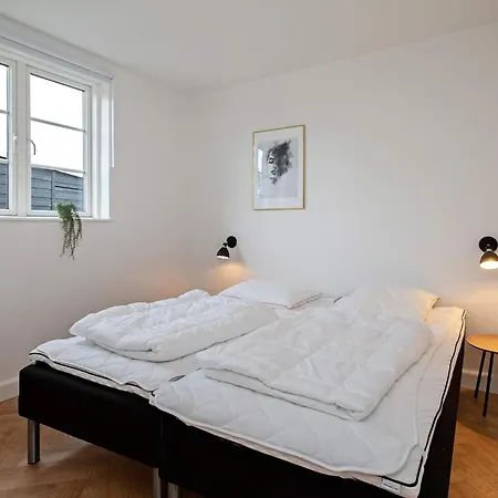 12 Person In Vaeggerlose Tatil Evi Bøtø By