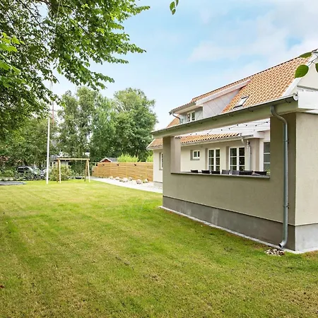 12 Person In Vaeggerlose * Bøtø By